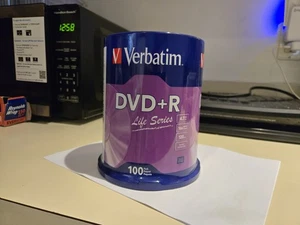 100 VERBATIM DVD+R 16X 4.7GB Silver Branded Logo Media Disc - Tape Wrap - 96526 - Afbeelding 1 van 1