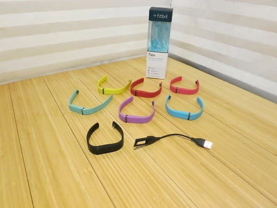 Pulsera inalámbrica FitBit Flex rastreador de actividad con 6 bandas grandes y 1 pequeña - Imagen 1 de 4