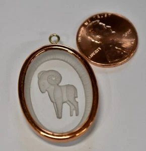 VINTAGE GLAS STERNZEICHEN ASTROLOGIE KAMEE ANHÄNGER * WIDDER * 23mm x 30mm NOS - Bild 1 von 3