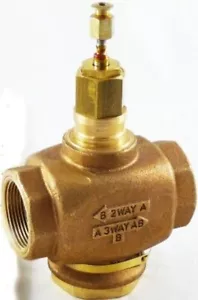 Honeywell V5013N1089 Three-Way Globe Valve Brass Plug 1-1/2" NPT - Picture 1 of 1