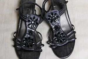 Women's Madeline Stuart Black Silver Beaded Sandals 2'' Wedged Heel Sz 10 New - Picture 1 of 9
