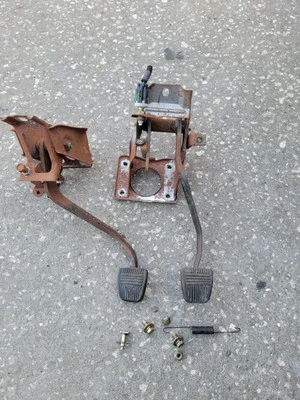🛑 95-04 Tacoma 96-02 4Runner Toyota Clutch & Brake Pedal Assembly 5 Speed  - Image 1 of 4