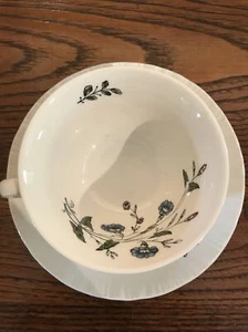 Wedgwood China Williamsburg Wild Flowers  Tea Cup & Saucer Made In England EUC - Picture 1 of 7