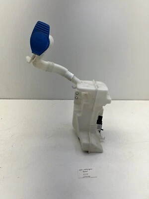 Volkswagen Passat 2013 depósito de botella para lavadora de parabrisas OEM. Foto 1 de 4