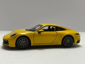 Welly 1:24 2020 Porsche 911 Carrera 4S Alloy Sports Car Model Diecast Yellow - Picture 1 of 10