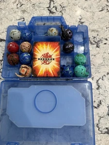 13 Bakugan Battle Brawlers y 29 cartas con estuche - Imagen 1 de 7