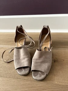 Hudson Block Heel Sandals 7 - Picture 1 of 9