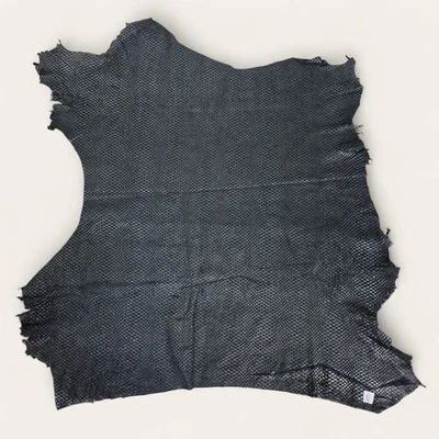 Gamuza de cordero genuina italiana muestra de piel negra/metálica cobra en relieve 4,5 pies cuadrados Foto 1 de 4