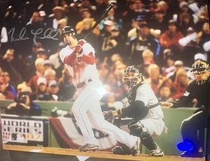 MIKE LOWELL AUTOGRAPHED SIGNED AUTO BASEBALL PHOTO 8x10 NICE!! - Picture 1 of 3