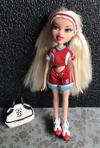 BRATZ 10” DOLL, PLAY SPORTZ SOCCER CLOE w/ORIGINAL OUTFIT & BAG, 2007, GOOD! - Imagen 1 de 11