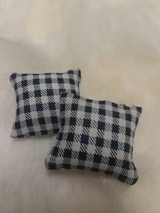 1:12 Scale Dollhouse Miniature Black / White Gingham Pillows 1" X 1" Handmade - Picture 1 of 3