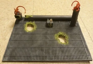 KUNDENSPEZIFISCH BEMALT SÄUREBESCHÄDIGTER BODEN DIORAMA ALIENS (5) STÜCK SET 11" W 14"L - Bild 1 von 5