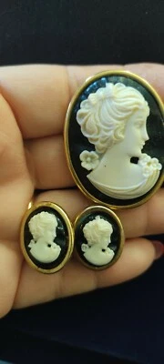 Orecchini-Clip Und Brosche Vintage " Kamee ", Modeschmuck Farbe Gold Harz - Bild 1 von 4