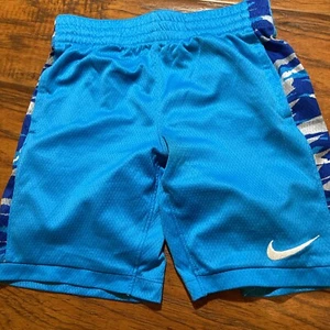 girls medium nike shorts Some Snags As Shown - Picture 1 of 9