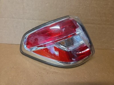 Lámpara de luz trasera lateral izquierda Nissan Armada 2017-2020 astillada OEM H001 Foto 1 de 4