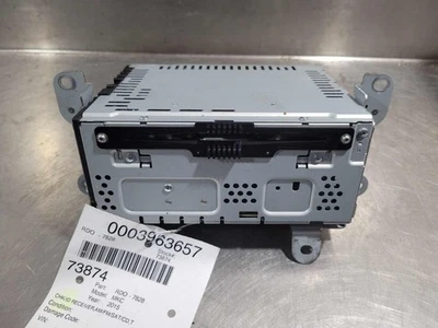 15 equipos de audio y visuales Lincoln MKC.(radio) Foto 1 de 4