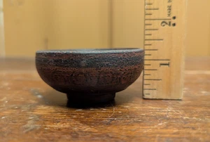 Vintage Painted Early Primitive Small 2.5" Hand Turned Footed Wood Bowl / Dish - Picture 1 of 8