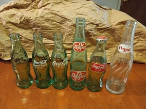 Vintage glass bottle LOT 6.5-12 oz red & white Pepsi Coke Dr. Pepper swirled  - Bild 1 von 7
