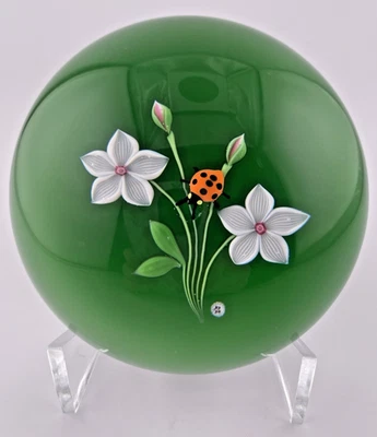 Baccarat Vintage 1976 L.E. Pisapapeles Ladybug con flores blancas/molido verde Foto 1 de 4