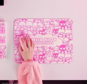 Razer - Gigantus V2 Cloth Gaming Mouse Pad (Medium) - Hello Kitty Edition - Picture 1 of 5