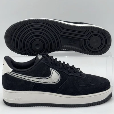 Tenis para hombre talla 9 Nike Air Force 1 '07 LV8 bordados negros vela HJ4465 001 Foto 1 de 4