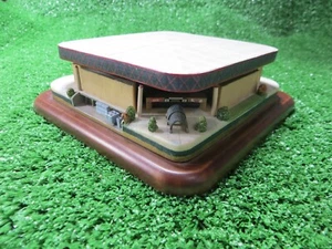 REUNION ARENA NHL Ex Home of the Dallas Stars Danbury Mint Figure Figurine RARE - Picture 1 of 10