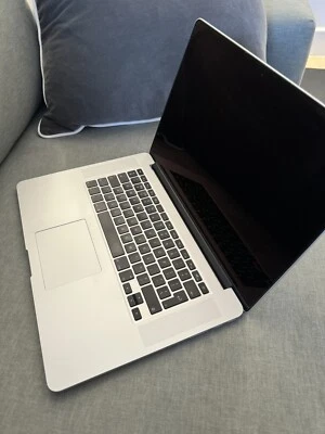 Apple MacBook Pro 15 (mid 2015) - i7 @ 2.8ghz Quad Core, 16GB Ram, 500gb SSD. - Image 1 of 4