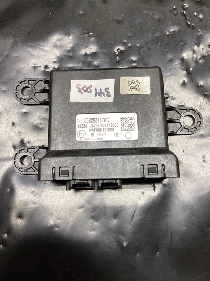 2017 2018 2019 2020 chrysler pacifica telematics module 068293147AC - Imagen 1 de 4