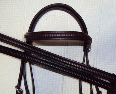 Brida y riendas de espectáculo STUBBEN RARAS - ACOLCHADAS/elevadas - Diseño de trenzas - Completa - HERMOSA Foto 1 de 4