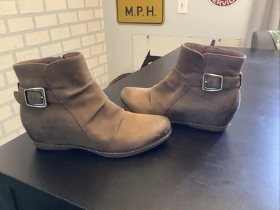 Botines DANSKO Lia para mujer talla 8/38 cuero nobuck pulido acanalado cuña cremallera Foto 1 de 4