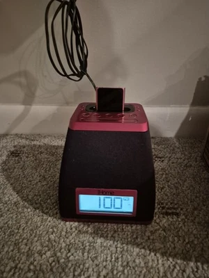 iPod Nano 6th Generation and iH110 Speaker with Charging Dock and Power Cord - Image 1 of 4