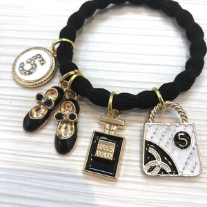 Bracciale Elastico Capelli Charm Matelassé Profumo Chanel Coco Mademoiselle Set 3 Nuovo - Foto 1 di 4