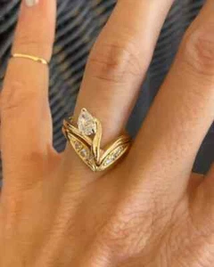 1.10 Ct Pear Simulated Diamond 925 Sterling Silver Engagement Wedding Ring Set - Picture 1 of 7