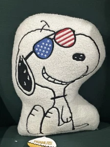 Peanuts Snoopy USA American Flag Sunglasses 4th of July Summer Throw Pillow NEW - Picture 1 of 5