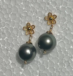 14k Gold Filigree Flower Natural AAA Black Tahitian Round 13mm Pearl Earrings - Picture 1 of 10