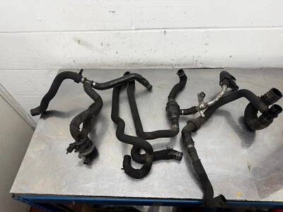 Juego de mangueras de tubo de refrigerante del motor Audi RS4 B7 4.2 BNS 2007 Foto 1 de 4