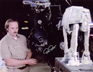 DON DOW SIGNED AUTOGRAPHED 11x14 PHOTO ILM CAMERAMAN AT-AT STAR WARS BECKETT BAS - Picture 1 of 3