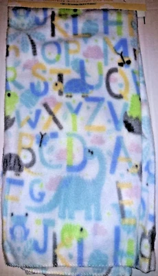 Флисовое детское одеяло Angel of Mine 30 x 30 с динозаврами и алфавитом - Изображение 1 из 3