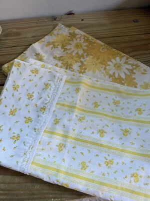 Funda de almohada floral vintage JC Penney floral amarilla mal combinada con estampado floral 2 Foto 1 de 4