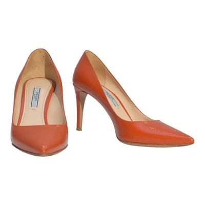 Zapatos de tacón de aguja clásicos Prada naranja Saffiano Vernice cuero punta talla 6,5 Foto 1 de 4