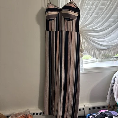 Mameluco Xhilaration para mujer pequeño con correa de espagueti a rayas sin mangas Foto 1 de 4