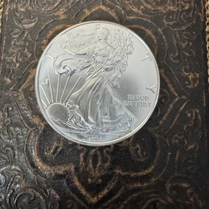 2021 Uncirculated American Silver Eagle 1 Ounce .999 Silver Heraldic Eagle - Picture 1 of 3