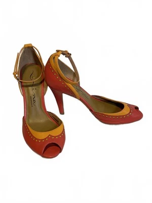 Tacones altos Nina Originals para mujer rojo y naranja punta abierta con correa para el tobillo talla 8 Foto 1 de 4