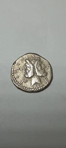 M. Furius L.F. Philus. 120 v. Chr. AR Denar ( 18mm 3,6g ) - Bild 1 von 3