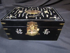 VINTAGE 1940's BLACK LACQUER ASIAN JEWELRY BOX ABELONE? INLAID LOCK NO KEY - Picture 1 of 22