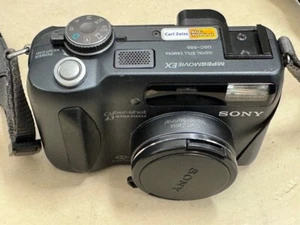 Sony DSC-S85 Digital Still Camera - 4.1MP Compact Point & Shoot - Picture 1 of 10