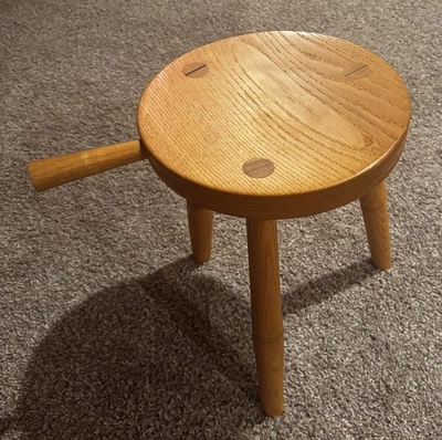 Taburete de ordeño de novilla de roble rojo Vermont macizo hecho a mano por VT Blockbead, 2015 Foto 1 de 4