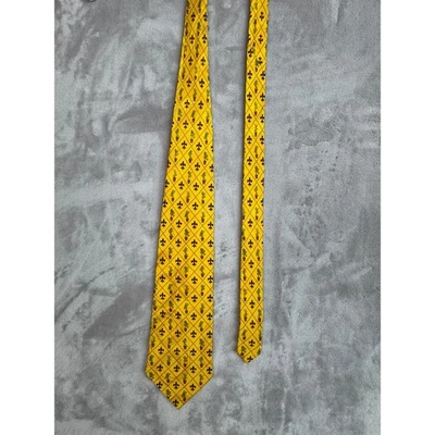 Corbata para hombre Disney World amarilla piña flor de lis Foto 1 de 3