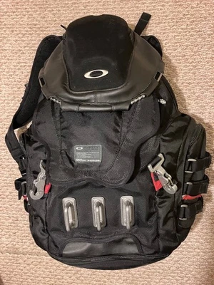 Mochila para fregadero de cocina Oakley 34L - negra (92060AODM) parece nueva, dos viajes en avión Foto 1 de 4
