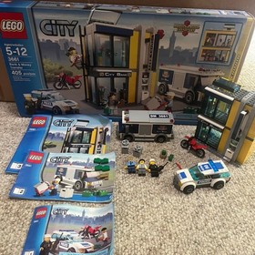LEGO City Police Bank Money Transfer 3661 Special Edition Retired 2011 Complete